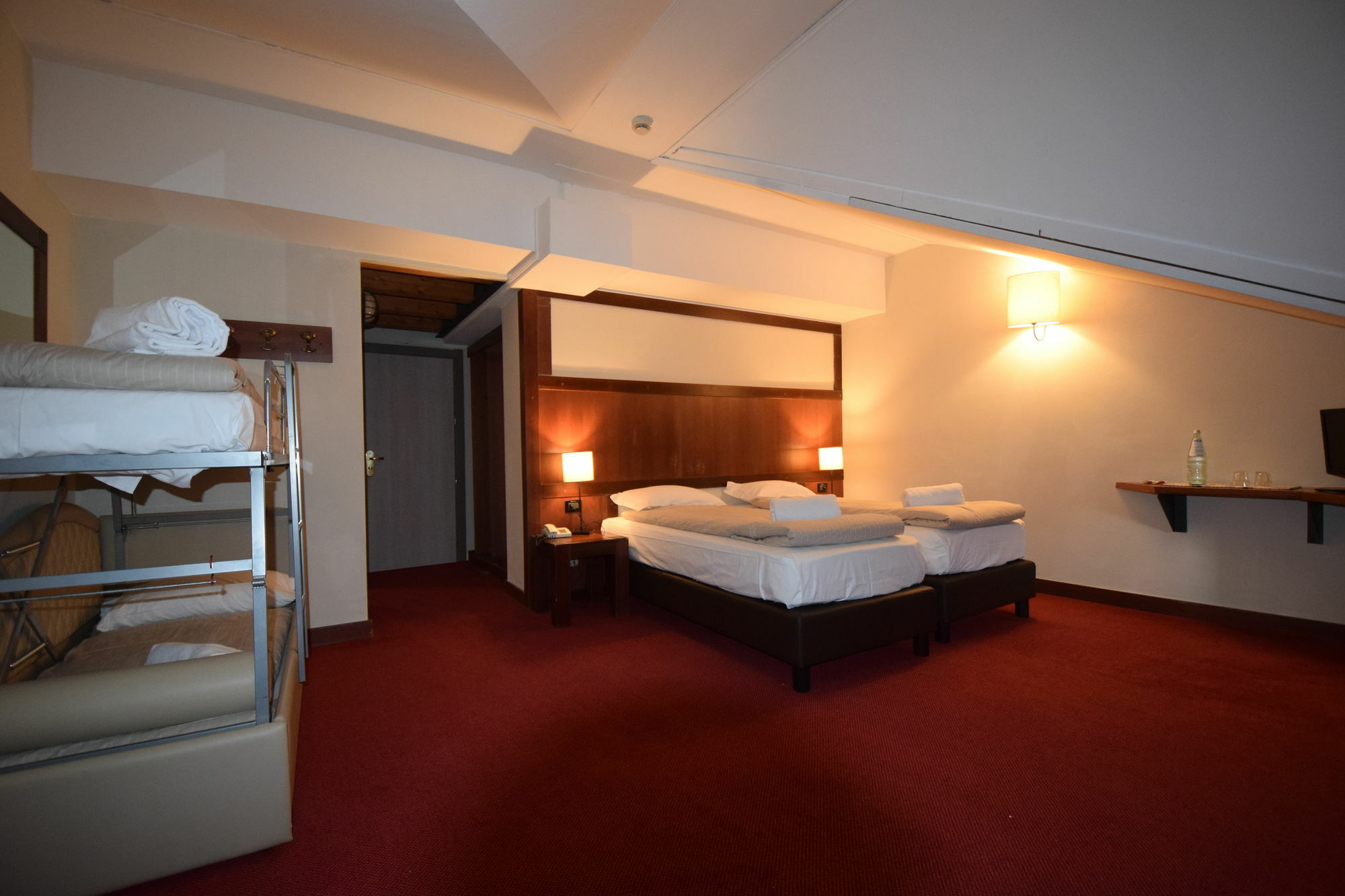 Hotel Piandineve Пассо-дель-Тонале Экстерьер фото
