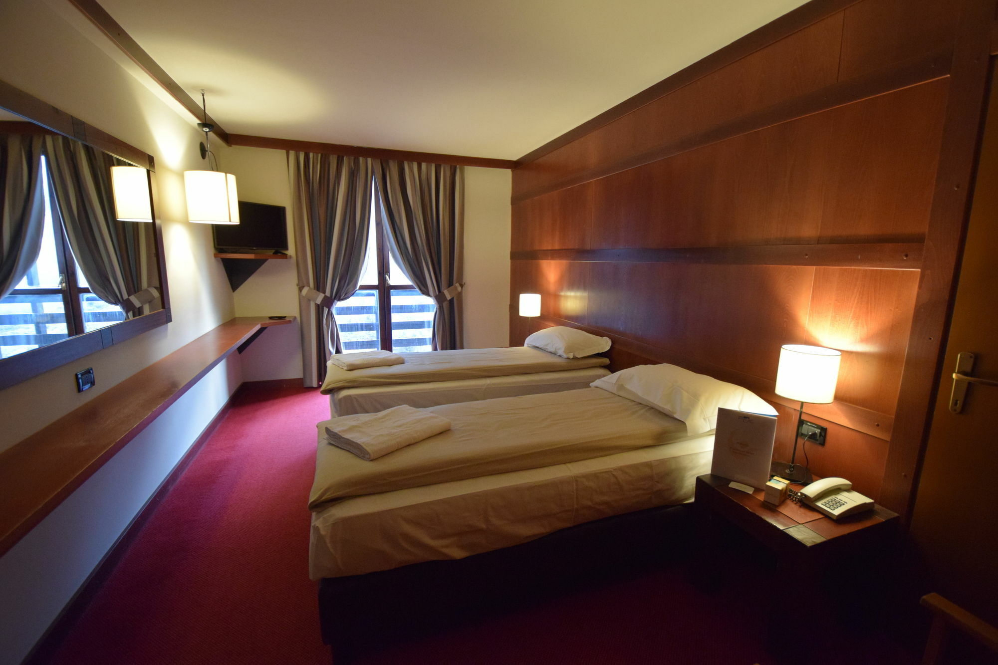 Hotel Piandineve Пассо-дель-Тонале Экстерьер фото